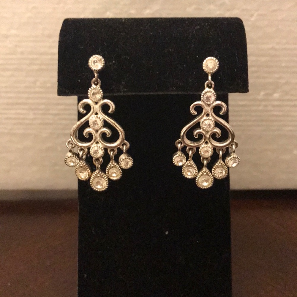 Elegant Silver Tone, Clear Rhinestones Chandelier Earrings
